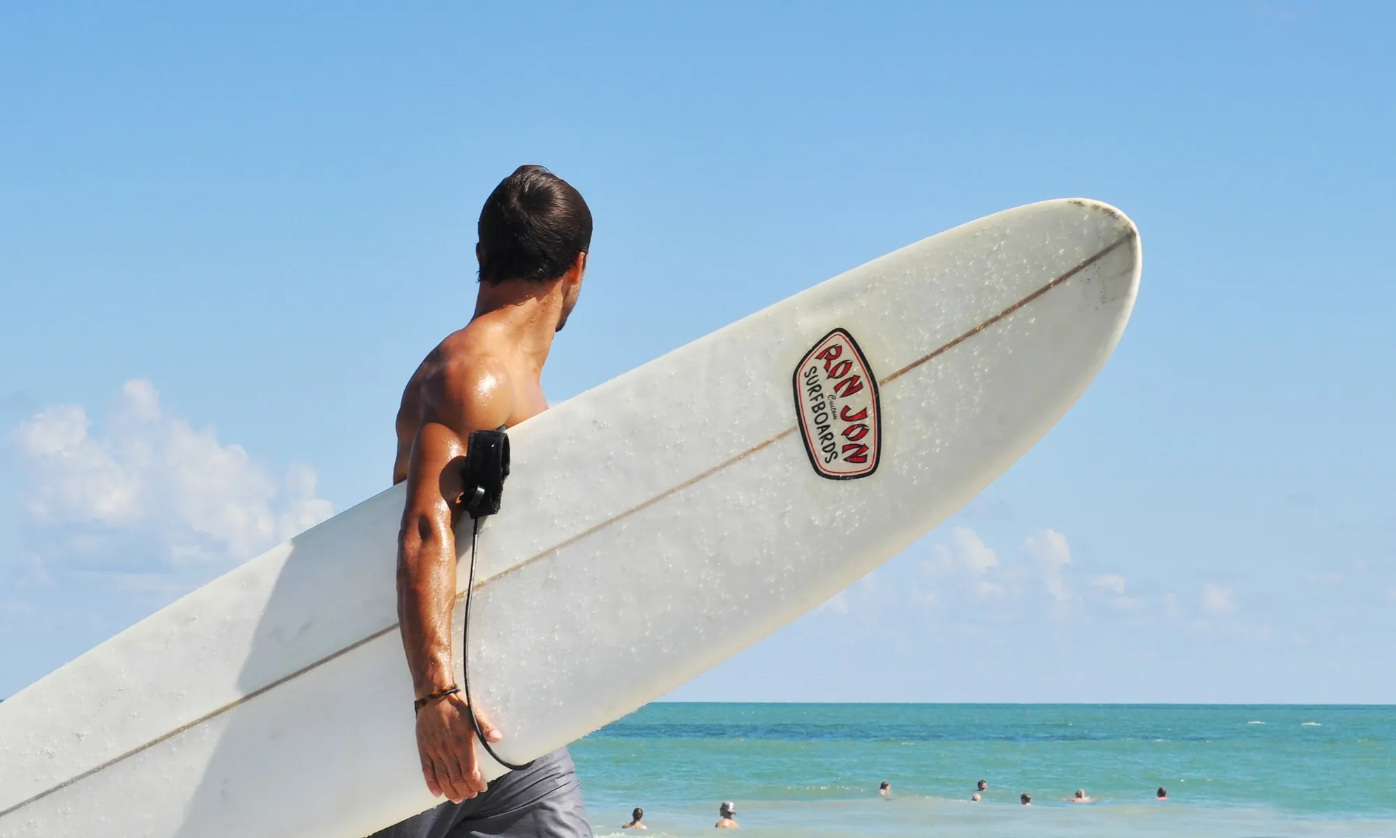 Surf Lessons in Manuel Antonio: Best Beaches, Beginners & What To Expect